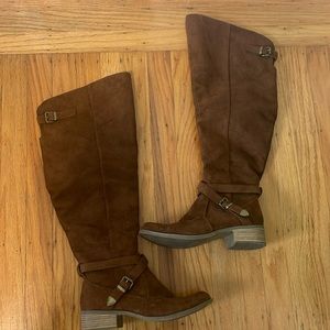 Knee-high suede boots, size 6